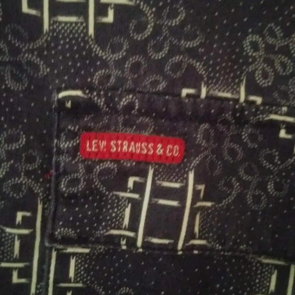Levi Strauss 100% Cotton Red Tab Button Down Collar Shirt.XL Brand New Condition - Picture 3 of 3